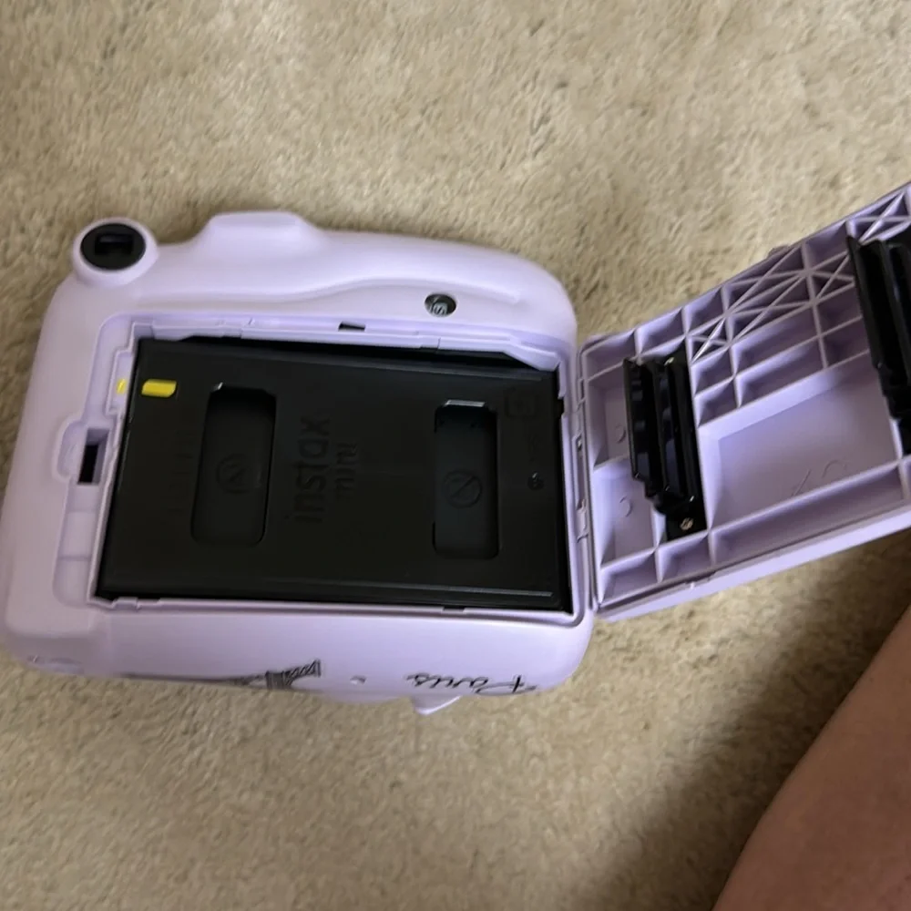 Fuji Instax mini 11 camera